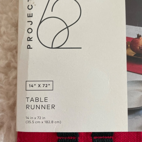 PROJECT 62 RED LINEN BLEND TABLE RUNNER NWT - Picture 2 of 7